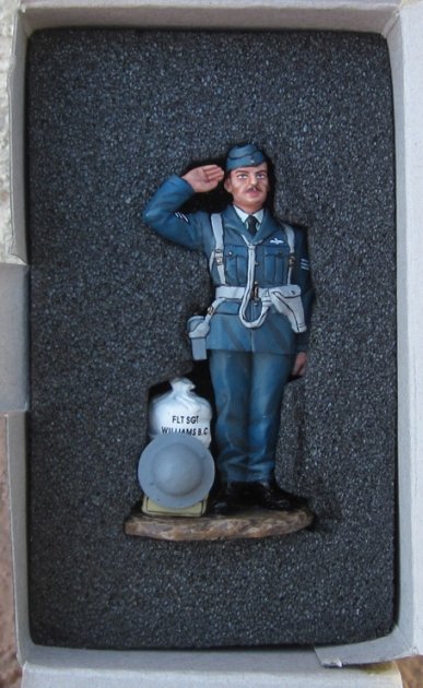  King & Country, FOB052, RAF Sergeant, Retired, Boxed — image 3