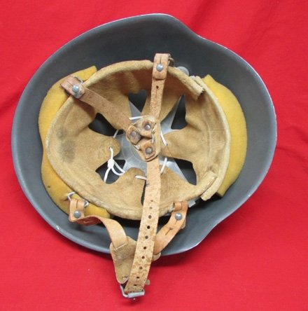  East German, Cold War Era Steel Helmet, Complete — image 4