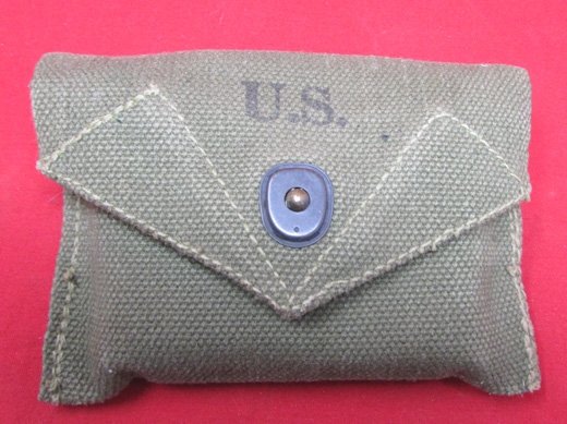  US WWII Carlisle Bandage & Dark OD Pouch, Airtress Midland 1944 — image 2