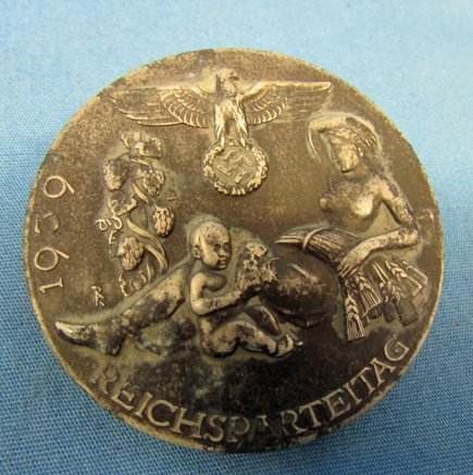  German WWII 1939 Reichsparteitag Tinnie — image 2