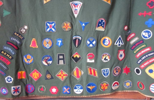  US WWII Souvenir Patch Blanket, White-Tongue 101st ABN SSI, 256  Pieces — image 13