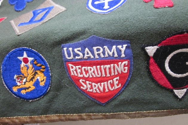  US WWII Souvenir Patch Blanket, White-Tongue 101st ABN SSI, 256  Pieces — image 16