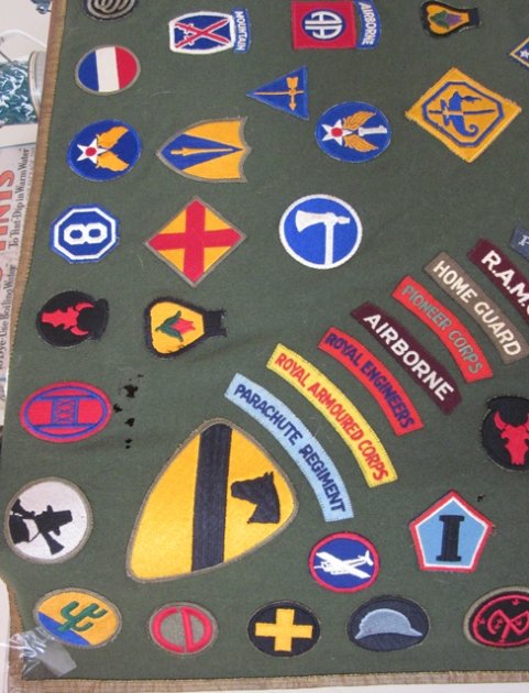  US WWII Souvenir Patch Blanket, White-Tongue 101st ABN SSI, 256  Pieces — image 3