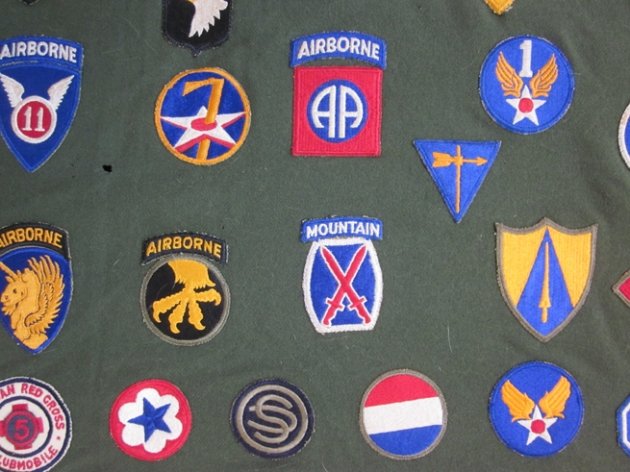  US WWII Souvenir Patch Blanket, White-Tongue 101st ABN SSI, 256  Pieces — image 4