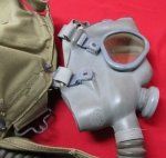 US WWII Army M2A2 Service Gasmask & Carrier with Straps