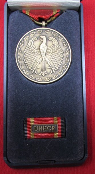 German Bundeswehr, Armed Forces Deployment Medal, Operation Sharp Guard, Cased — image 2