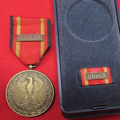  German Bundeswehr, Armed Forces Deployment Medal, Operation Sharp Guard, Cased — image 4