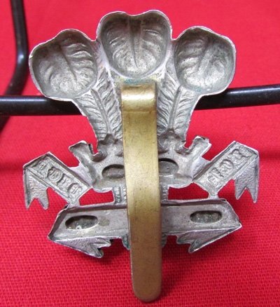  British WWI Cap Badge, The Leinster Rgt. (Royal Canadians) — image 3