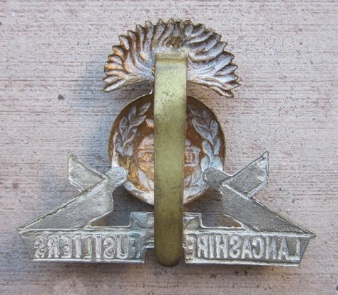  British WWI-WWII Cap Badge, The Lancashire Fusiliers — image 3