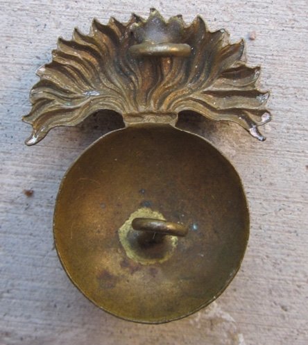  British WWI-WWII Cap Badge, Royal Inniskilling Fusiliers — image 3