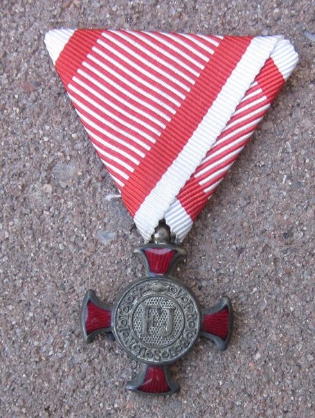  Austrian WWI 1849 Merit Cross, War Ribbon — image 2