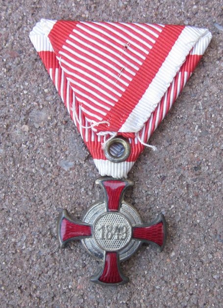  Austrian WWI 1849 Merit Cross, War Ribbon — image 3