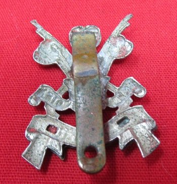  British WWI-WWII Cap Badge, 3rd Carabiniers — image 3