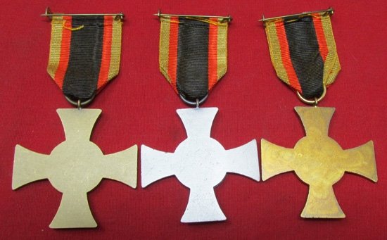  German Federal Republic Honor Cross of the German Armed Forces, Bronze, Silver, Gold — image 4