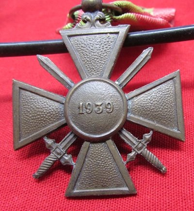  French WWII, Croix de Guerre 1939 Reverse, Army Level — image 4