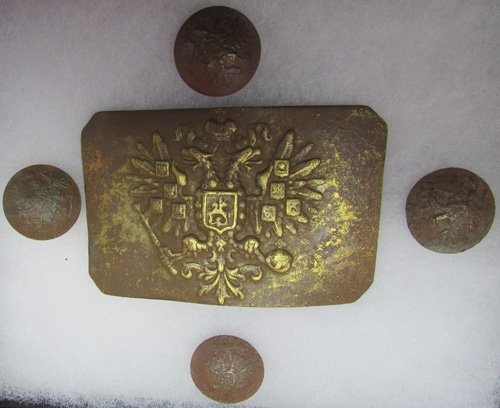  Russian WWI, Field Recovered Enlisted Buckle & 4 Buttons — image 2