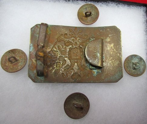 Russian WWI, Field Recovered Enlisted Buckle & 4 Buttons — image 4