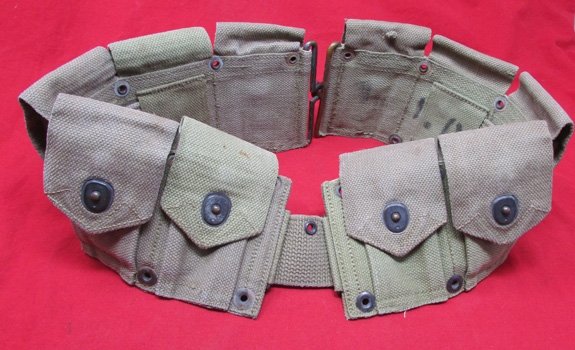  US WWII 10 Pocket Canvas Rifleman's Belt, R.M. Co. 1941 — image 4