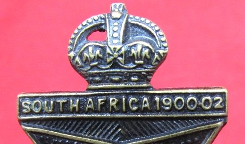  British WWI-WWII Queen Victoria Rifles Cap Badge — image 3