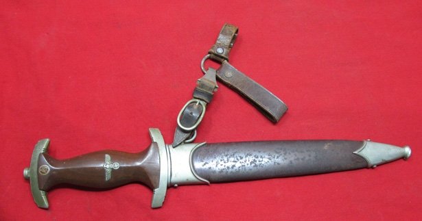 German WWII M1933 SA Enlisted Dagger & Hanger, Christianswerk Mfg — image 3