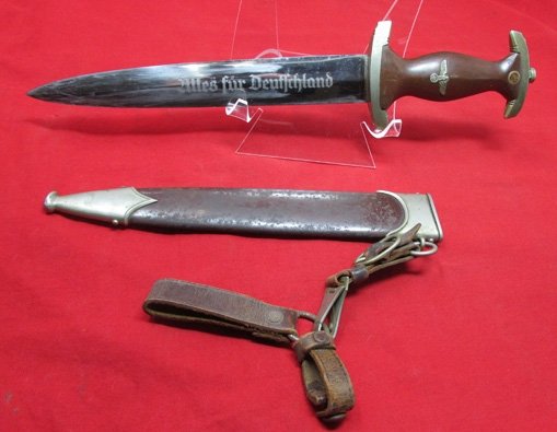  German WWII M1933 SA Enlisted Dagger & Hanger, Christianswerk Mfg — image 4
