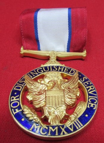  US Post WWII Army Distinguished Service Medal, Crimp Brooch — image 2