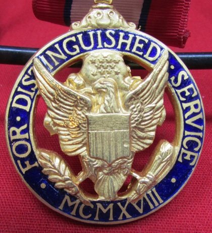  US Post WWII Army Distinguished Service Medal, Crimp Brooch — image 3