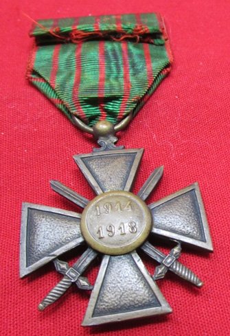  French WWI, Croix de Guerre, Bravery Medal, 1914-1918 Reverse — image 3