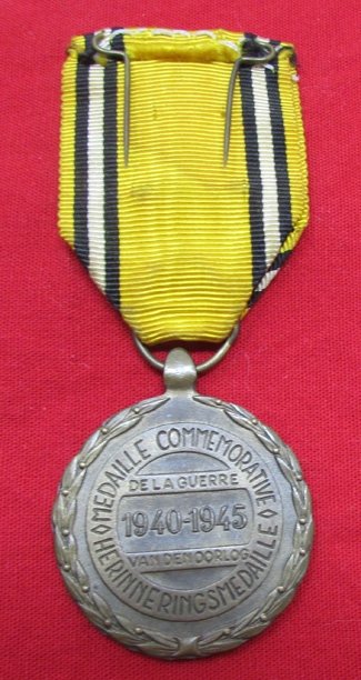  Belgian WWII, Commemorative Medal 1940-1945, with Swords — image 3