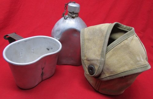 US WWII USMC Canteen Cover with Drainhole — image 7