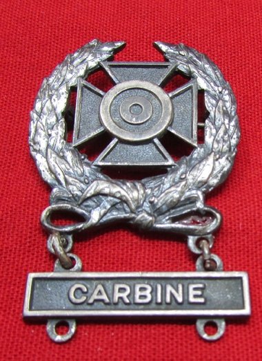  US WWII Expert Marksmanship Badge, Carbine, Sterling — image 2