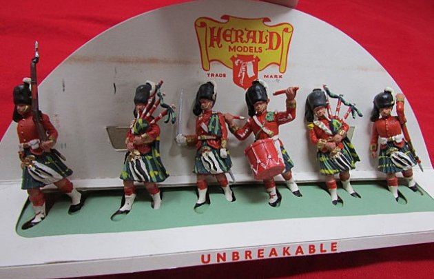  Herald's Toy Soldiers 1950's, Six Figures, Highlanders, Original Packaging — image 5