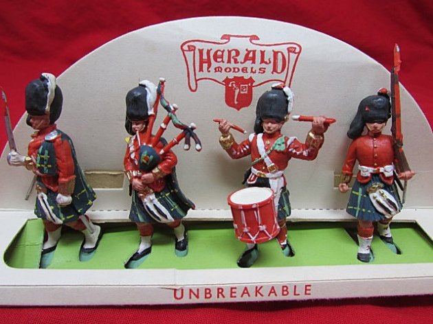  Herald's Toy Soldiers 1950's, Four Figures, Highlanders, Original Packaging — image 3