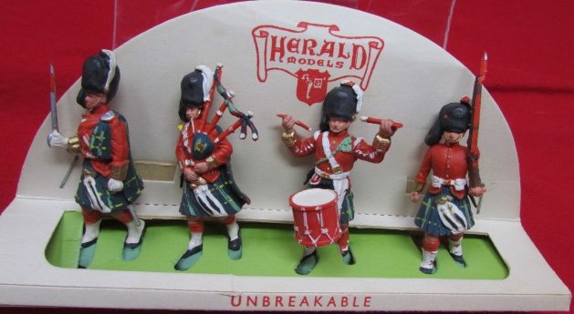  Herald's Toy Soldiers 1950's, Four Figures, Highlanders, Original Packaging — image 5