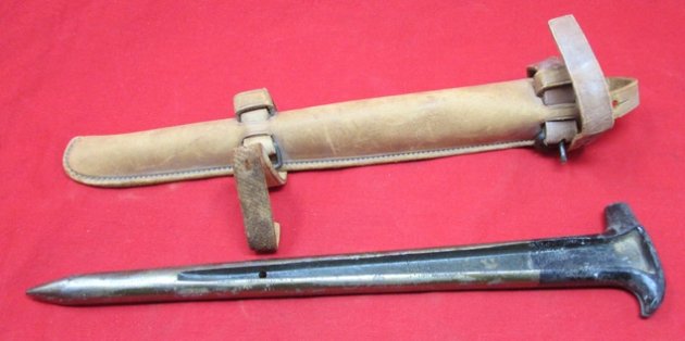  US Pre WW1, M1912 Cavalry Picket Pin & Leather Carrier — image 3