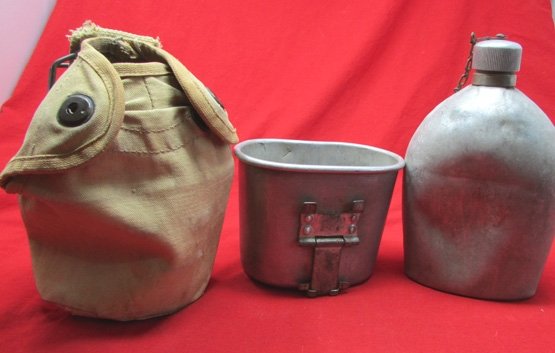  US WWII USMC Canteen Set, 1st Style Cover, Complete, Named — image 4