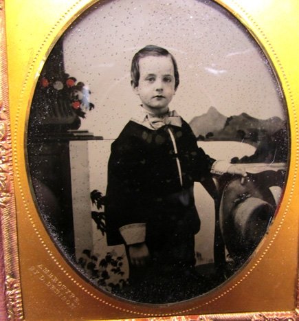  US Pre Civil War 1/6 Tinted Ambrotype, D. Denison Photographer, Full Case — image 3