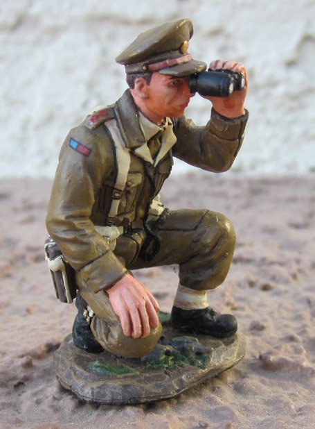  King & Country, FOB024, British Officer Kneeling, Retired — image 2