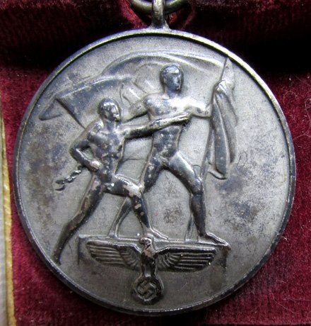  German WWII Austrian Anschluss Medal & Case — image 4