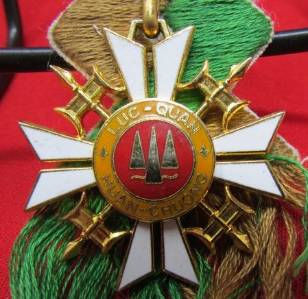  Republic of South Vietnam, ARVN Distinguished Service Medal — image 3
