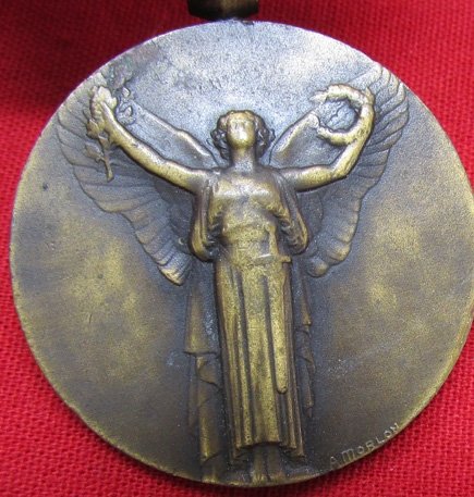  French WWI Victory Medal & Ribbon, A. Morlon, Official Issue — image 3