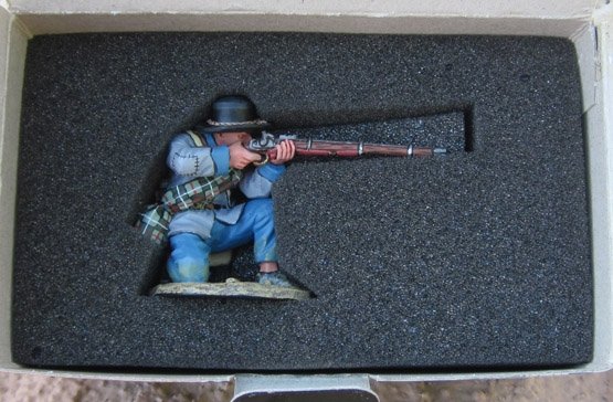  King & Country, CW019, Confederate Rifleman, Kneeling, Firing, Retired Boxed — image 3