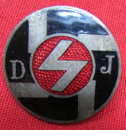  German WWII Deutsches Jungvolk Membership Pin — image 2