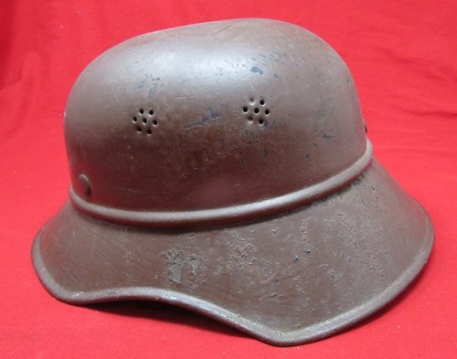  German WWII Luftschutz Gladiator Helmet, Brown Overpaint — image 4