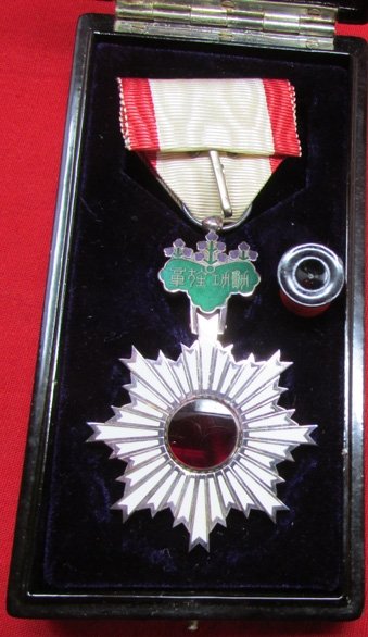  Japanese Order of the Rising Sun, 6th Class, Cased — image 5
