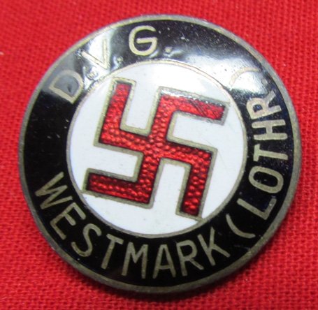  German WWII NSDAP Pin, DVG Westmark — image 2