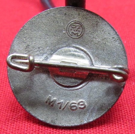  German WWII Late War NSDAP Party Badge, Zinc, RZM M1/63 — image 3
