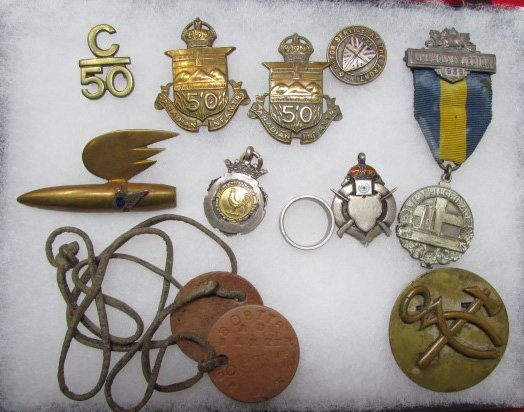  Canadian WWI, Insignia & Medal Grouping, 50th Canadian Infantry BN — image 2