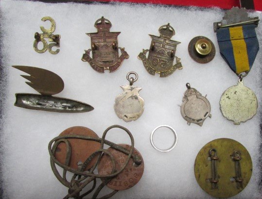  Canadian WWI, Insignia & Medal Grouping, 50th Canadian Infantry BN — image 8