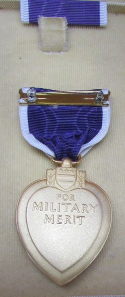 US WWII Slot Brooch Purple Heart, Numbered Edge, Cased, Complete — image 4